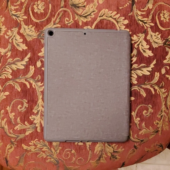 iPad 6th Generation Case - Picture 1 of 5